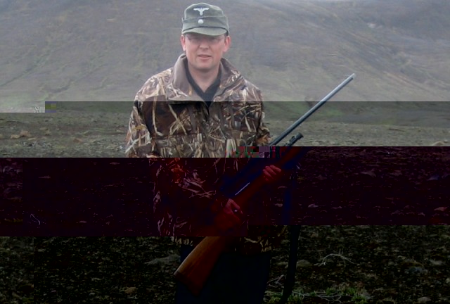 Þarna er hann með gamla góða hlaupið í Mórilludalnum, ekki satt?....og Mórauði fjallgarðurinn í baksýn!