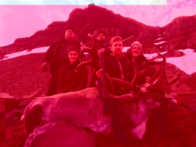 Veiðimennirnir ásamt aðstoðarmönnum.
