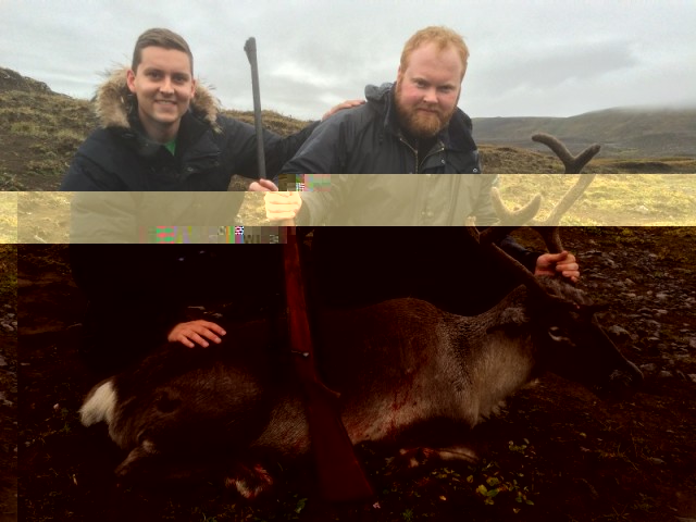 Davíð með veiðifélaga sínum og 308una.