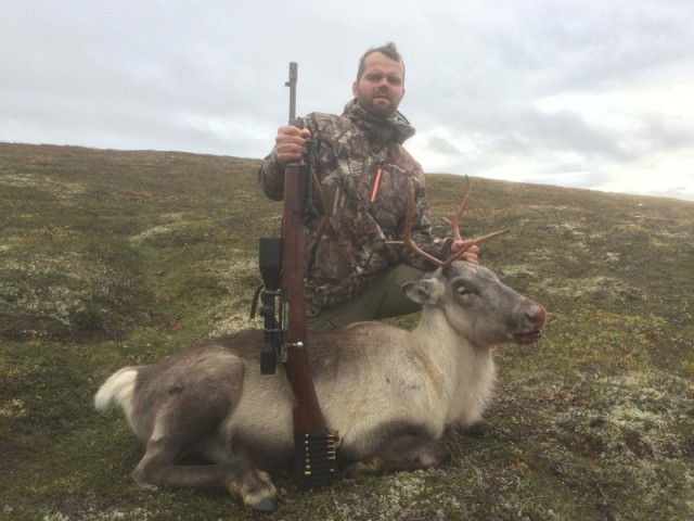 Júlíus Brynjarsson veiðir með riffli sem hefur bæði sál og stíl.