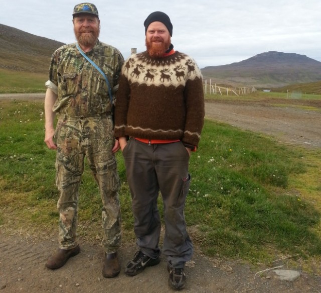 Líkindi með föður og syni stendur einhvernsstaðar skrifað á engilsaxnesku.<br />Við Aðalsteinn á góðum degi, annan daginn sem við vorum búnir að flá fyrir kvöldmat á veiðitímanum.