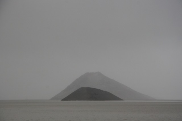 Frá Hálslóni, Innri Kárahnjúkur fjær, Sandfell nær.