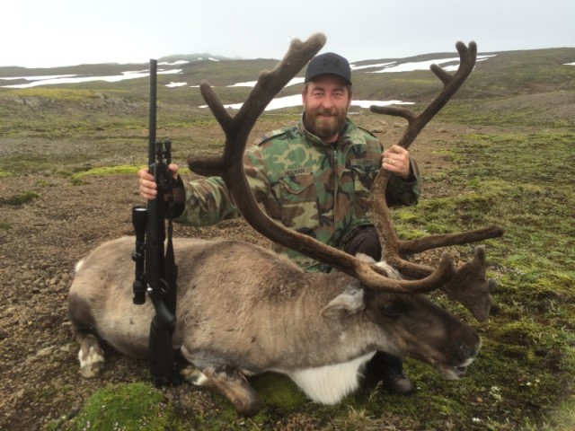 Jón Ágúst Guðmundsson stoltur með veiðina eftir fjögurra daga leit á veiðum.