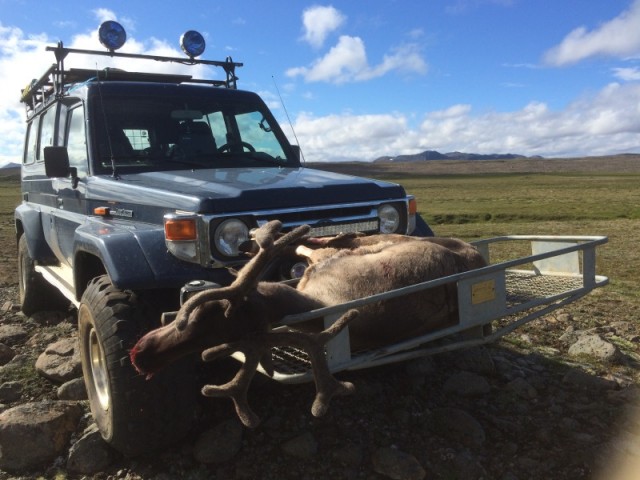 Þetta er bíllinn með burðargrindinni góðu, frá Esjugrund.