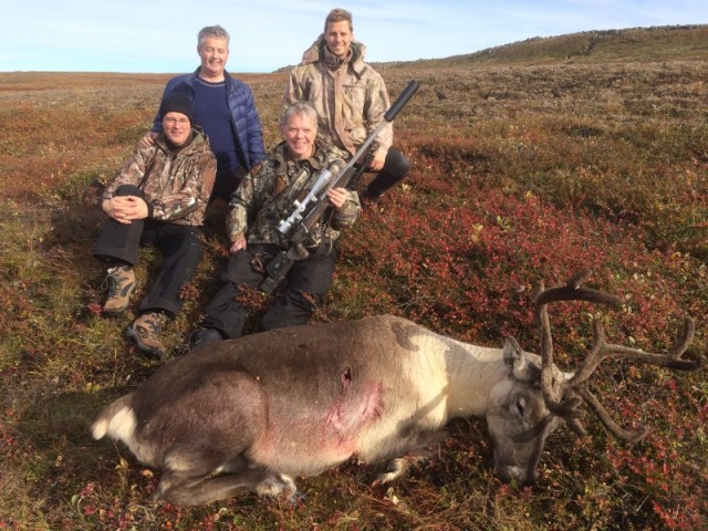 Gísli og sérlegir aðstoðarmenn hans slappa af og sleikja sólskinið.