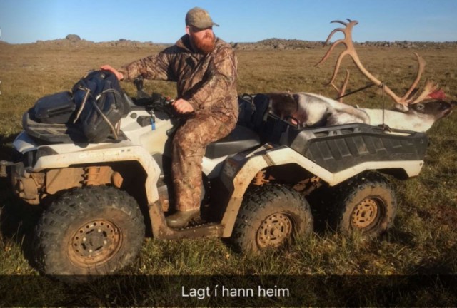 Þá er búið að sækja ,,dýnuna&quot; og bara að leggja í hann í bílinn, sem stóð niður við Mel.