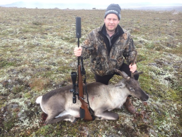Júlíus við sína kú.