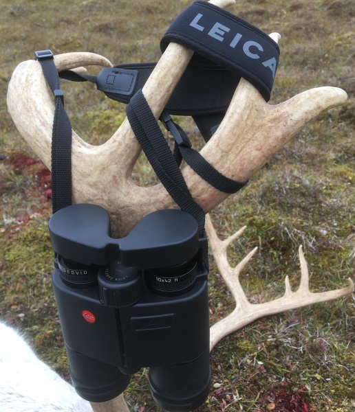 Þarna hangir sjónaukinn á Vargsins hornum !