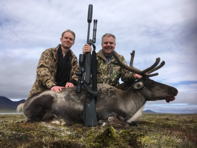 Jón Ágúst og Kristmundur Ágúst sonur hans við simluna og þær gerast vart vænni.