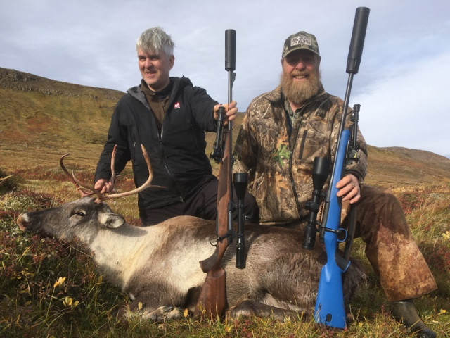 Ég fékk að stilla mér upp með Gísla vini mínum og flaggaði bláa Mausernum.