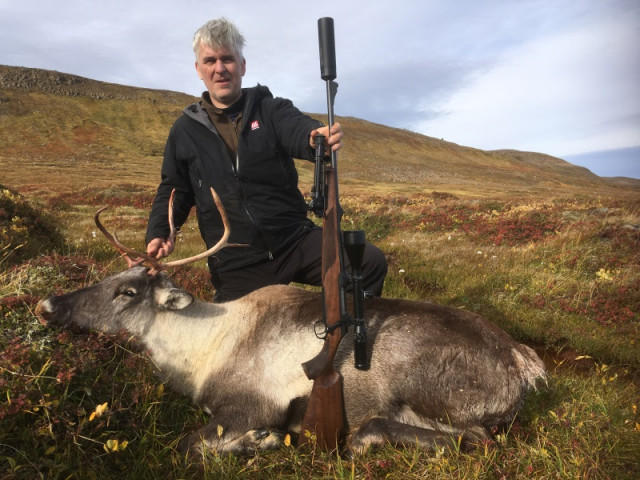 Gísli með sína simlu og gæðagripinn frá Sauer.