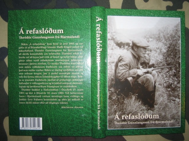 Svona lítur bókin út volg úr prentsmiðjunni