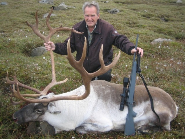 Aðalsteinn Aðalsteinsson, Danni á Vaðbrekku 80 ára enn að, en hann skaut sinn fyrsta hreitarf 14 ára svo þetta eru orðin 66 á á veiðum.