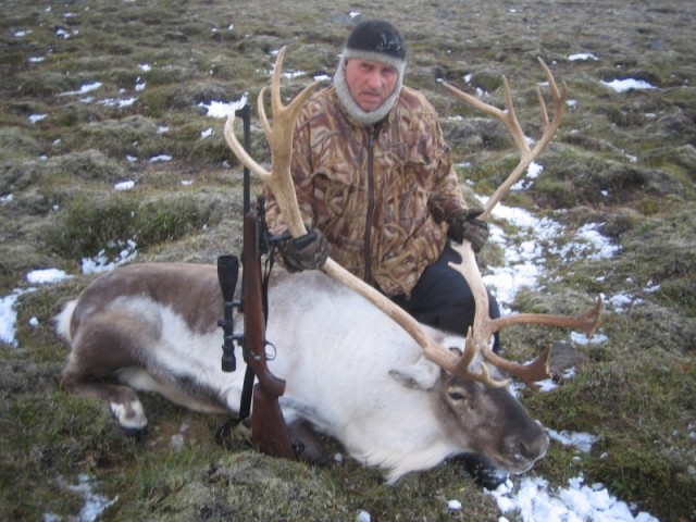 Pétur Bl. Gíslason með vænan tarf, fallið vóg 110 kíló.